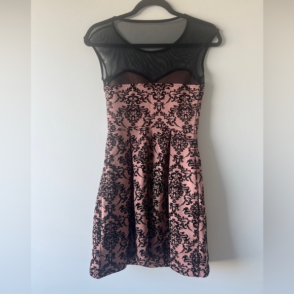 Sweet Storm Sleeveless Dress With High Mesh Neck Sweet Hear Neckline In Size S - Picture 6 of 6